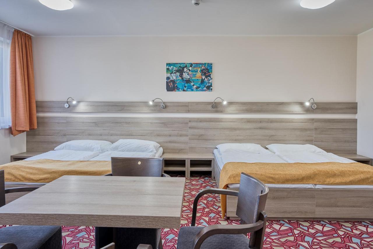 Hotel Arena Chomutov Extérieur photo